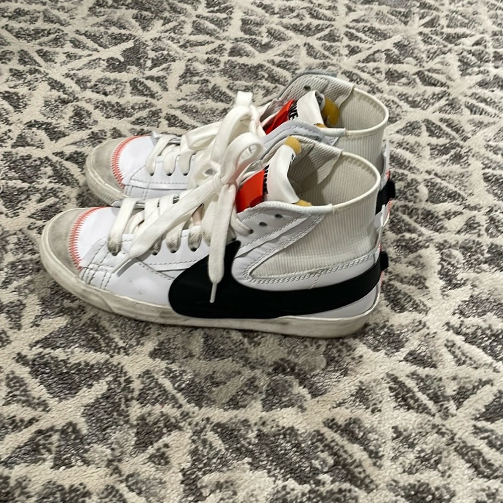 Men’s size 11 Nike blazers
